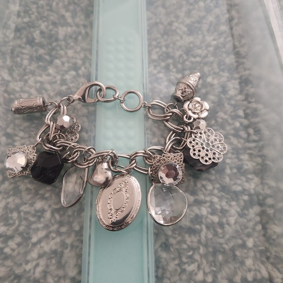 Jewelry - Picture 2 of 5